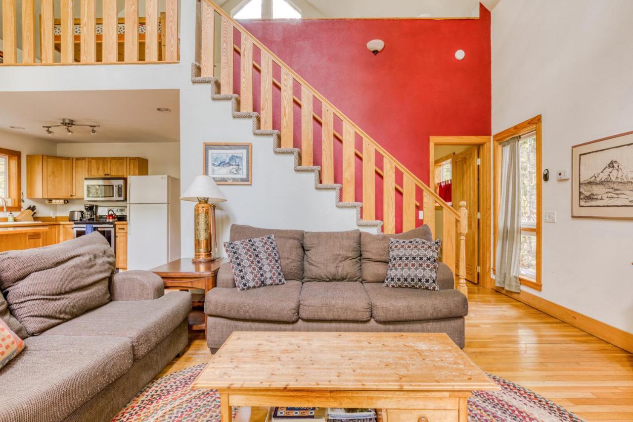 Wildwood Cabin Welches Luaran gambar