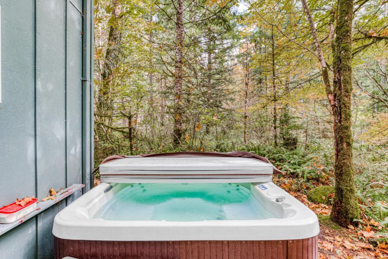 Wildwood Cabin Welches Luaran gambar
